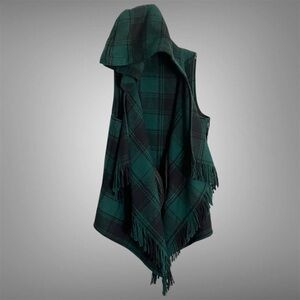 HYFVE Hooded Plaid Flannel Fringed Shawl Vest Green and Black Perfect New NWT